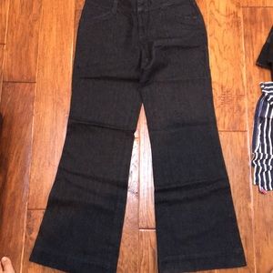 TRENDY BELLBOTTOM JEANS